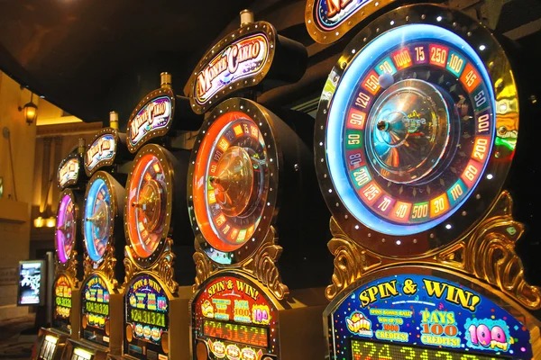 Free Bet Blackjack table layout showing dealer position and player seats